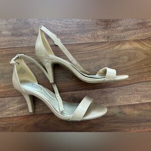 Bandolino Nude Patent Strappy Sandal. Size 7.5